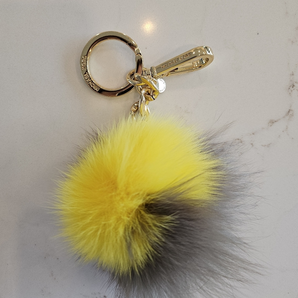 Micheal Kors Key Charm Md Fur PomCharm yellow/gray